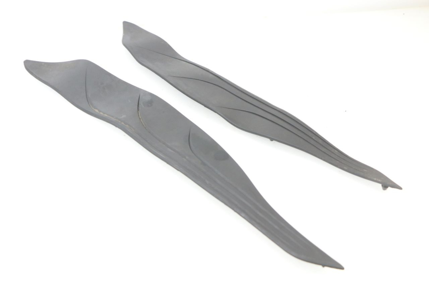 photo de TAPA REPOSAPIES GOMMA HONDA PCX (JF28) 125 (2009 - 2011)