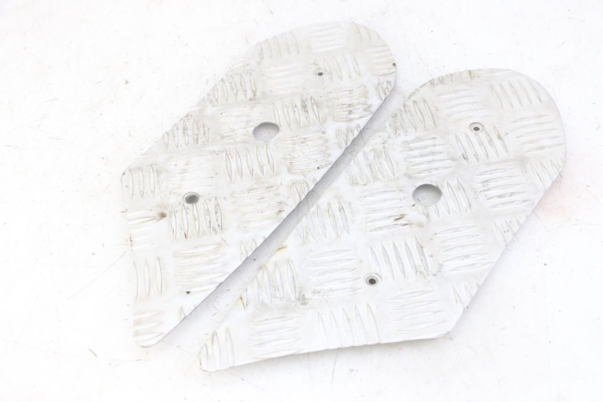 photo de TAPA REPOSAPIES GOMMA PEUGEOT STREETZONE I 2T 50 (2018 - 2020)