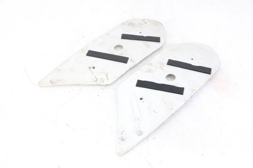photo de TAPA REPOSAPIES GOMMA PEUGEOT STREETZONE I 2T 50 (2018 - 2020)