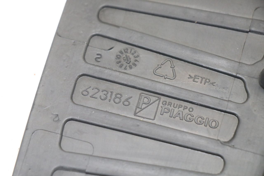 photo de ALFOMBRA DE PASO PIAGGIO MP3 500 (2014 - 2016)