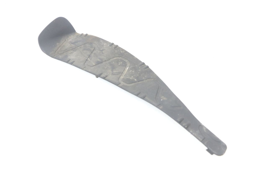 photo de TAPA REPOSAPIES GOMMA PIAGGIO SKIPPER 125 (2000 - 2004)
