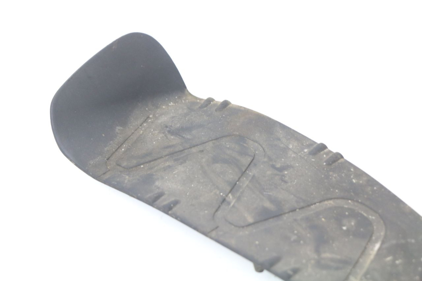 photo de TAPA REPOSAPIES GOMMA PIAGGIO SKIPPER 125 (2000 - 2004)