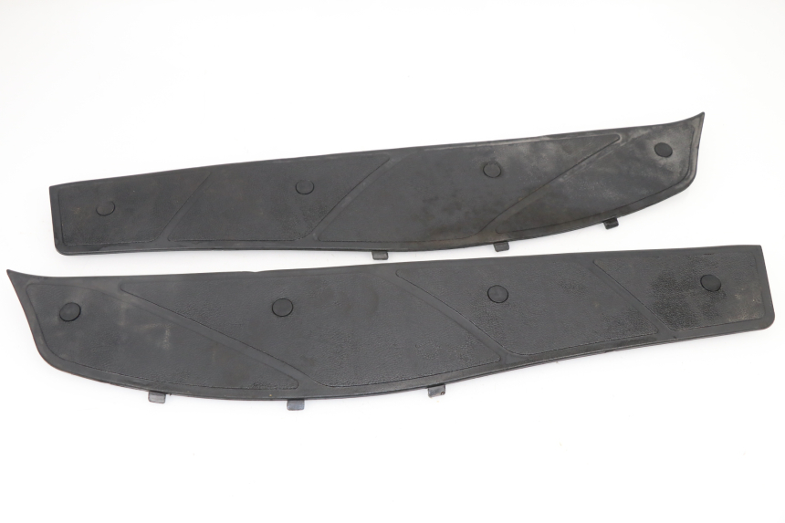 photo de TAPA REPOSAPIES GOMMA PIAGGIO X9 EVOLUTION 500 (2003 - 2005)
