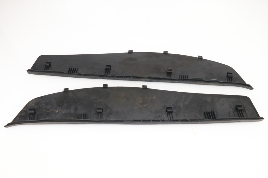 photo de TAPA REPOSAPIES GOMMA PIAGGIO X9 EVOLUTION 500 (2003 - 2005)