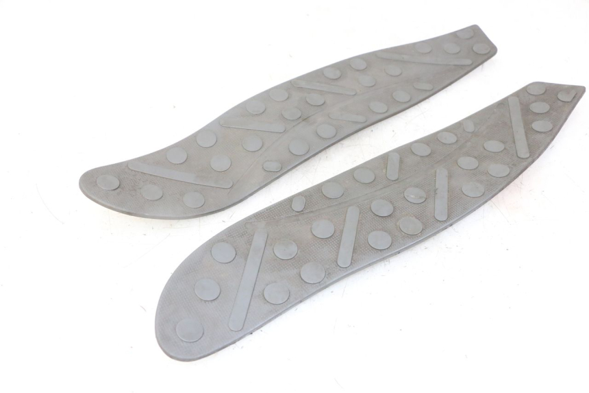 photo de TAPA REPOSAPIES GOMMA APRILIA RALLY AC 50 (1995 - 2004)