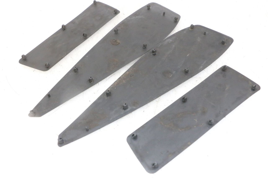 photo de TAPA REPOSAPIES GOMMA PEUGEOT SATELIS 125 (2013 - 2018)