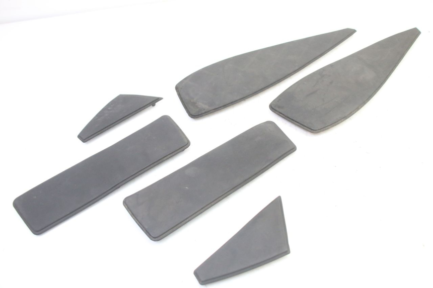 photo de TAPA REPOSAPIES GOMMA PEUGEOT SATELIS 250 (2006 - 2012)