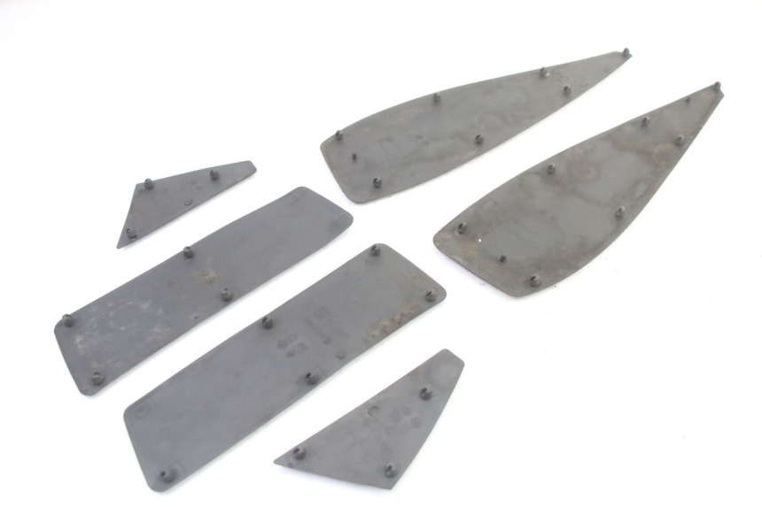photo de TAPA REPOSAPIES GOMMA PEUGEOT SATELIS 250 (2006 - 2012)