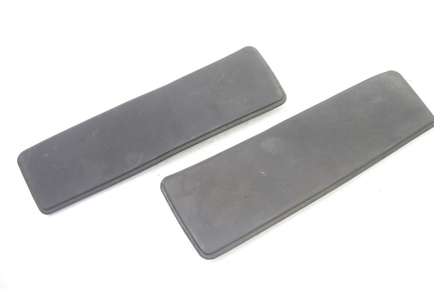 photo de TAPA REPOSAPIES GOMMA PEUGEOT SATELIS 250 (2006 - 2012)