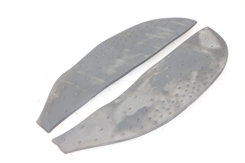 photo de TAPA REPOSAPIES GOMMA APRILIA SCARABEO GT TOURING 125 (1999 - 2005)