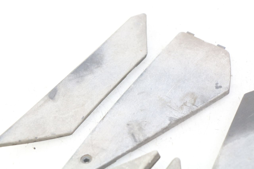 photo de ALFOMBRA PARA PISOS APRILIA SR 2T 50 (2012 - 2017)