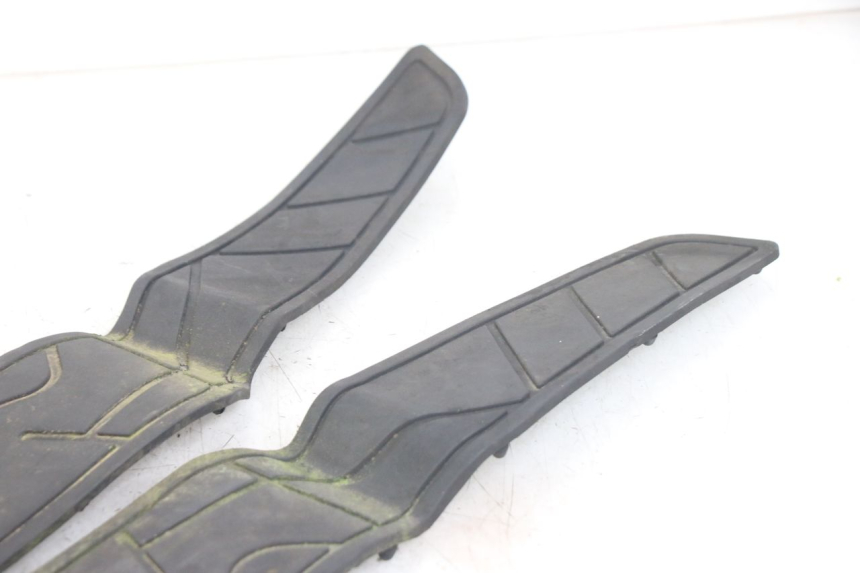 photo de TAPA REPOSAPIES GOMMA KYMCO X-CITING XCITING 400 (2014 - 2018)