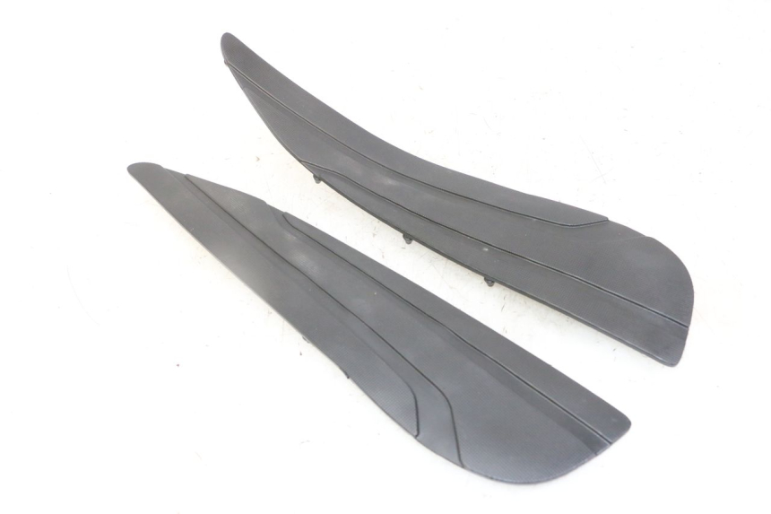 photo de ALFOMBRA DE PASO YAMAHA X-MAX XMAX 125 (2010 - 2014)