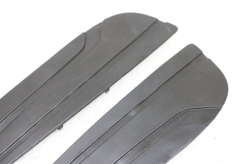 photo de ALFOMBRA DE PASO YAMAHA X-MAX XMAX 125 (2010 - 2013) - Recambio usado revisado