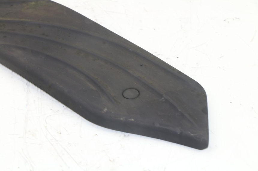 photo de TAPA REPOSAPIES GOMMA PIAGGIO X10 500 (2012 - 2018)