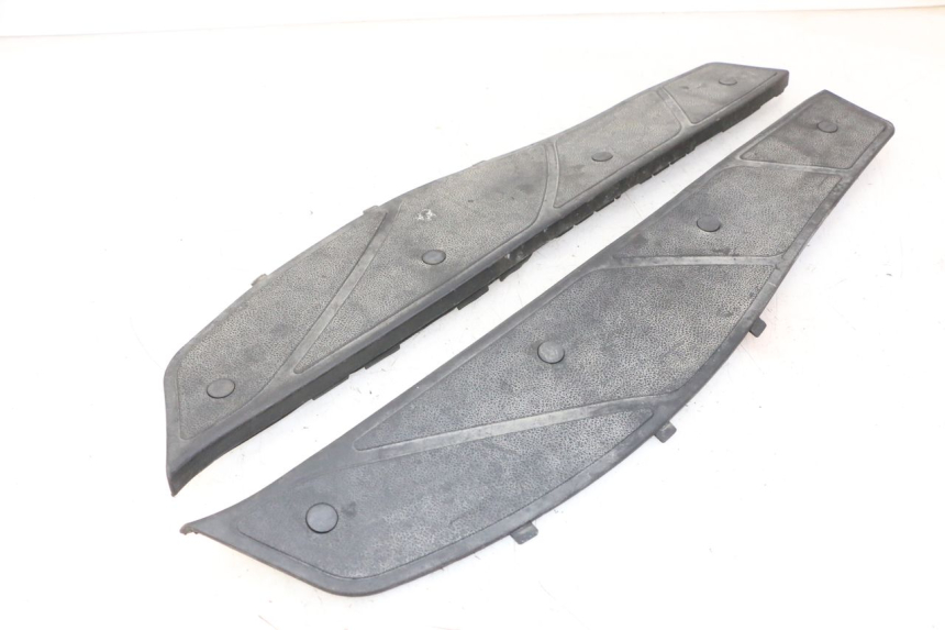 photo de TAPA REPOSAPIES GOMMA PIAGGIO X9 EVOLUTION 125 (2003 - 2007)