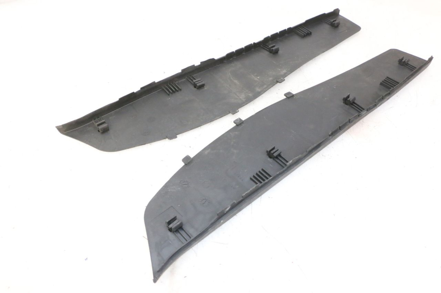 photo de TAPA REPOSAPIES GOMMA PIAGGIO X9 EVOLUTION 125 (2003 - 2007)