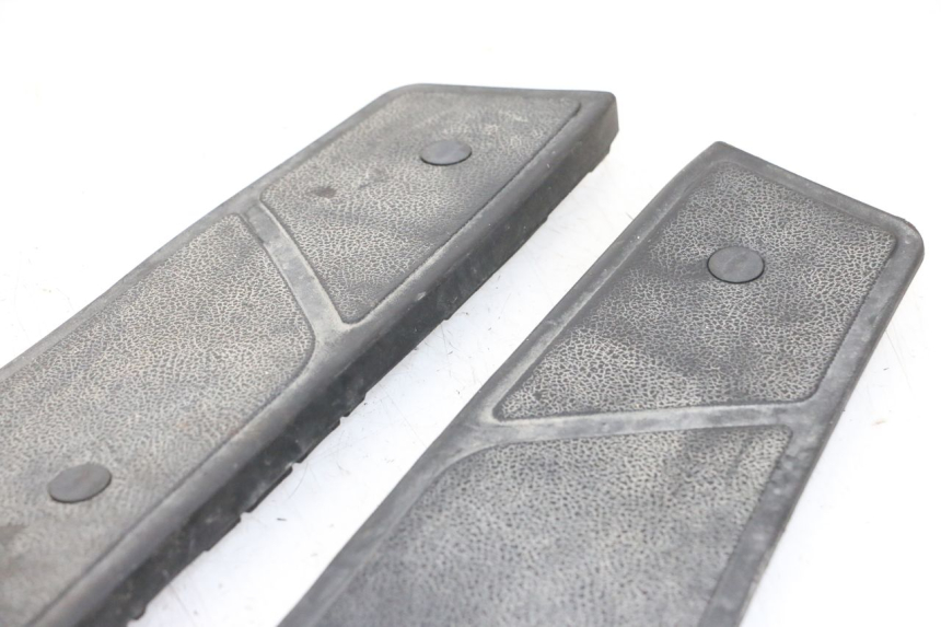 photo de TAPA REPOSAPIES GOMMA PIAGGIO X9 EVOLUTION 125 (2003 - 2007)