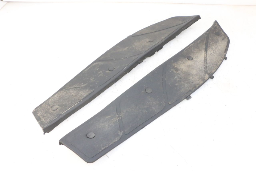 photo de TAPA REPOSAPIES GOMMA PIAGGIO X9 EVOLUTION 125 (2003 - 2007)