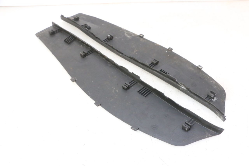 photo de TAPA REPOSAPIES GOMMA PIAGGIO X9 EVOLUTION 125 (2003 - 2007)