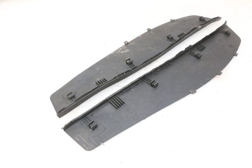 photo de TAPA REPOSAPIES GOMMA PIAGGIO X9 EVOLUTION 125 (2003 - 2007)