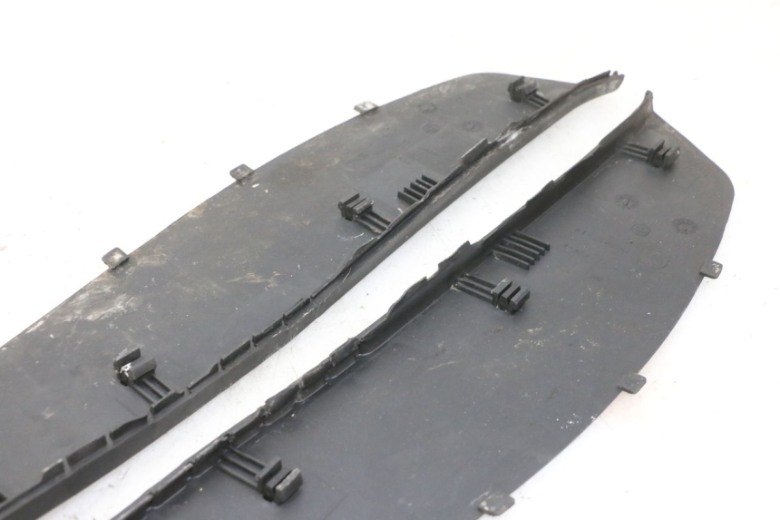 photo de TAPA REPOSAPIES GOMMA PIAGGIO X9 EVOLUTION 125 (2003 - 2007)