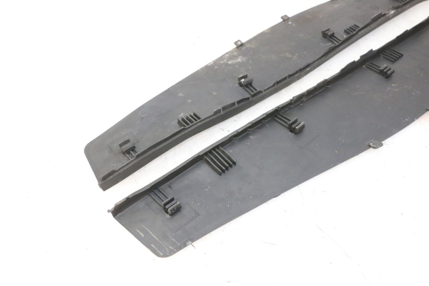 photo de TAPA REPOSAPIES GOMMA PIAGGIO X9 EVOLUTION 125 (2003 - 2007)
