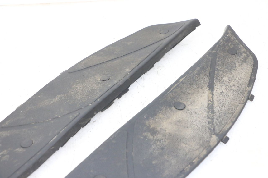 photo de TAPA REPOSAPIES GOMMA PIAGGIO X9 EVOLUTION 125 (2003 - 2007)