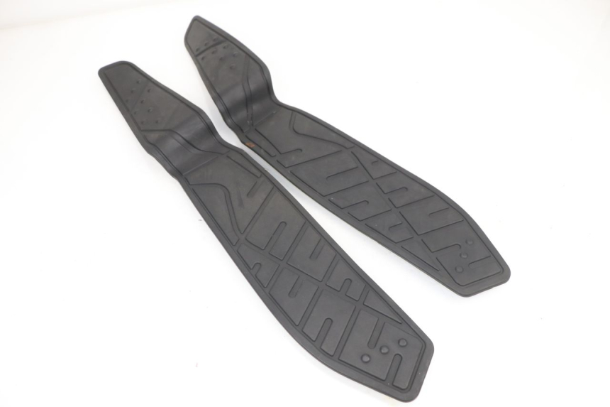 photo de TAPA REPOSAPIES GOMMA KYMCO XCITING 500 (2007 - 2010)