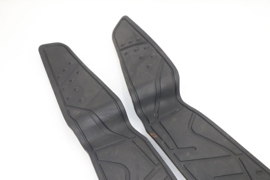 photo de TAPA REPOSAPIES GOMMA KYMCO XCITING 500 (2007 - 2010)