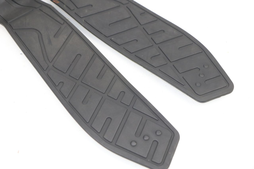photo de TAPA REPOSAPIES GOMMA KYMCO XCITING 500 (2007 - 2010)