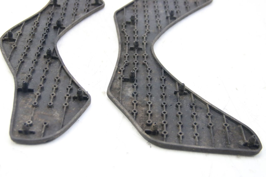 photo de ALFOMBRA DE PASO YAMAHA HW XENTER 125 (2011 - 2017)