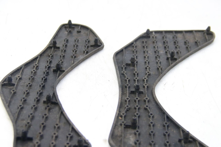 photo de ALFOMBRA DE PASO YAMAHA HW XENTER 125 (2011 - 2017)