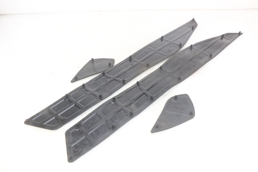 photo de ALFOMBRA DE PASO YAMAHA YP MAJESTY 400 (2004 - 2008)