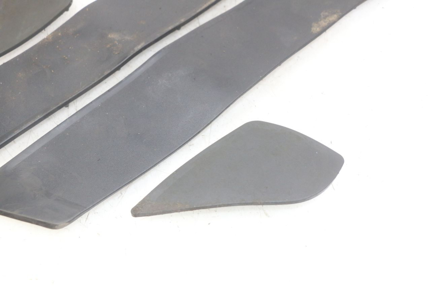 photo de ALFOMBRA DE PASO YAMAHA YP MAJESTY 400 (2004 - 2008)