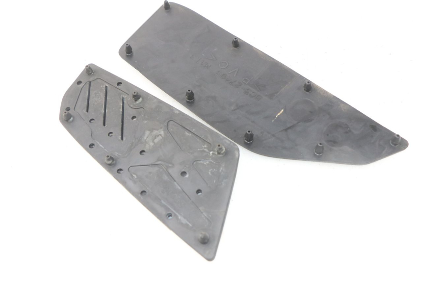 photo de TAPA REPOSAPIES GOMMA YAMAHA YP T-MAX TMAX 530 (2017 - 2020)