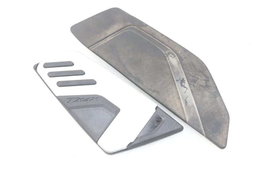 photo de TAPA REPOSAPIES GOMMA YAMAHA YP T-MAX TMAX 530 (2017 - 2020)