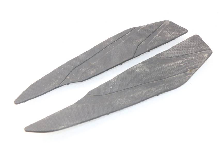 photo de ALFOMBRA DE PASO YAMAHA YP X-MAX XMAX 400 (2014 - 2017)