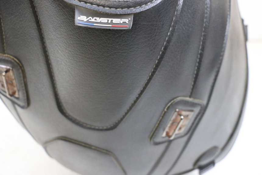 photo de CUBRE DEPOSITOS BMW R GS 1250 (2021 - 2024) - Zoom estado de uso