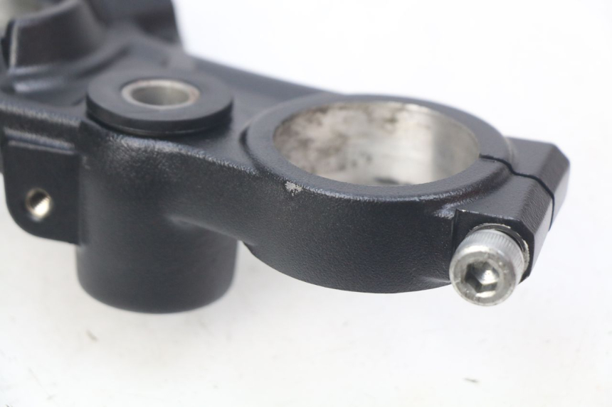 photo de T SUPERIOR DE LA HORQUILLA. KAWASAKI Z 650 (2016 - 2019)