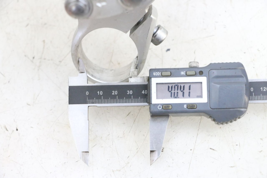 photo de HORQUILLA KAWASAKI ZR 7 750 (1999 - 2001) - Detalle de la pieza