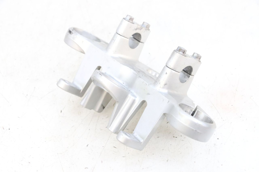 photo de HORQUILLA KAWASAKI ZR 7 750 (1999 - 2001) - Detalles de los puntos de fijación