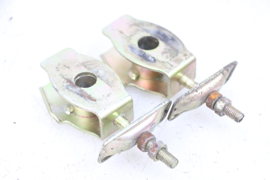 photo de TENSOR DE CADENA DAELIM VJ ROADWIN FI 125 (2008 - 2017) - Detalle de la pieza