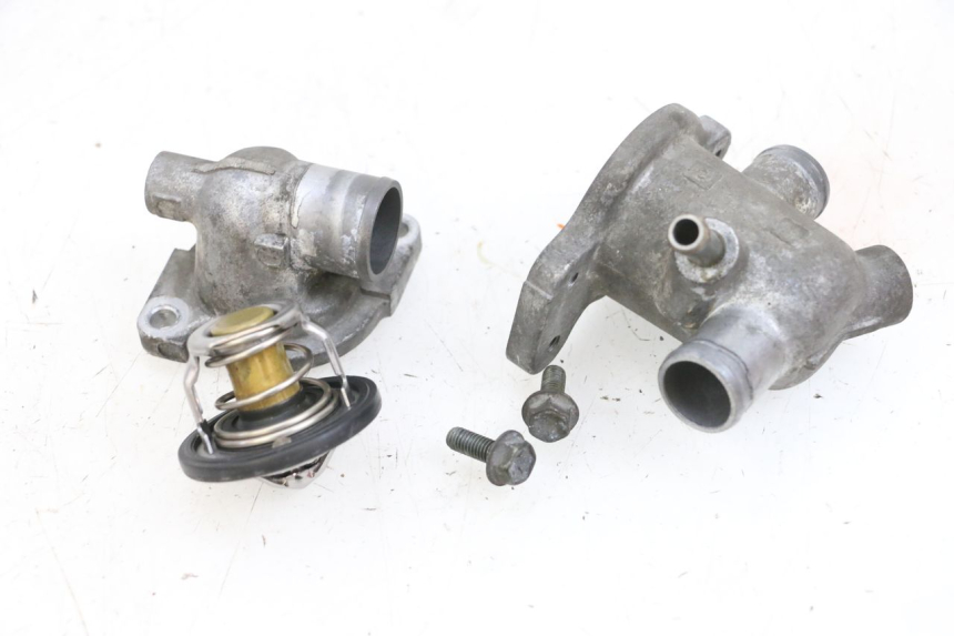 photo de TERMOSTATO  SUZUKI DL V STROM 1000 (2002 - 2007) - Primer plano técnico