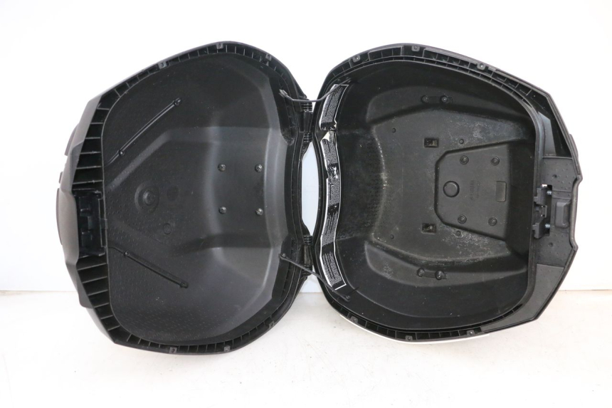 photo de MALETA YAMAHA NEO'S CORE 1 (2022 - 2026) - Enfoque en la estructura