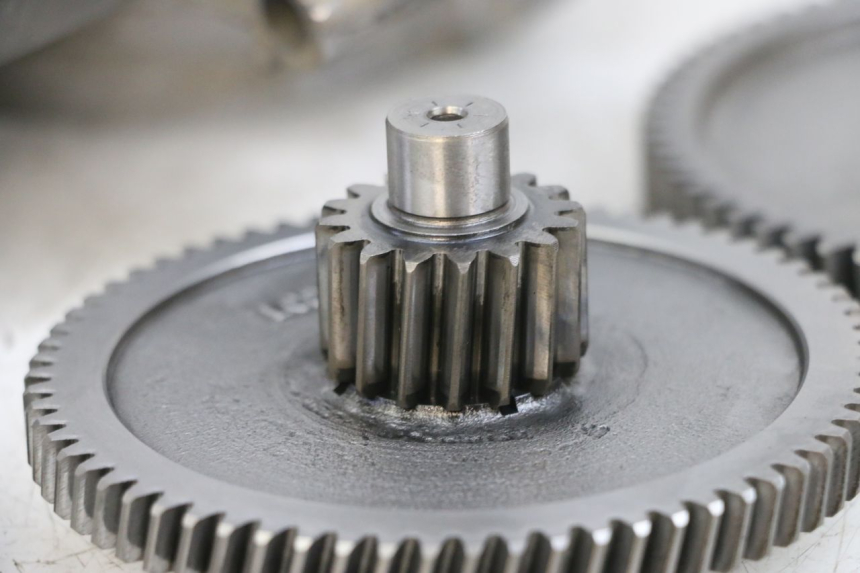 photo de TRANSMISIÓN DE LA RUEDA KYMCO AGILITY 16+ 4T 50 (2018 - 2023) - Ángulo de visión alternativo