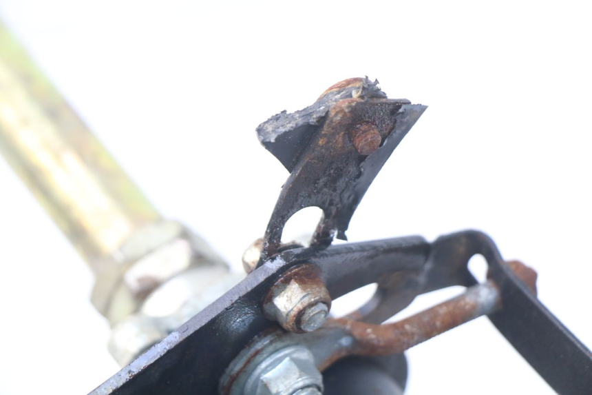 photo de RUEDA TRASERA ENGRANAJES CHINESE QUAD ATV ENFANT 125 - Otra perspectiva