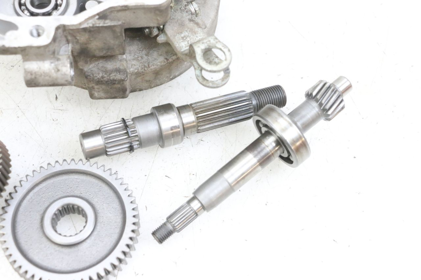 photo de TRANSMISIÓN DE LA RUEDA PEUGEOT KISBEE 4T 50 (2010 - 2017) - Primer plano técnico