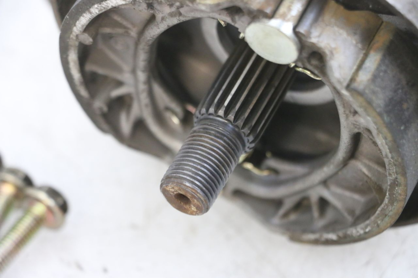 photo de TRANSMISIÓN DE LA RUEDA PEUGEOT KISBEE 4T 50 (2010 - 2017) - Estado de la superficie y material