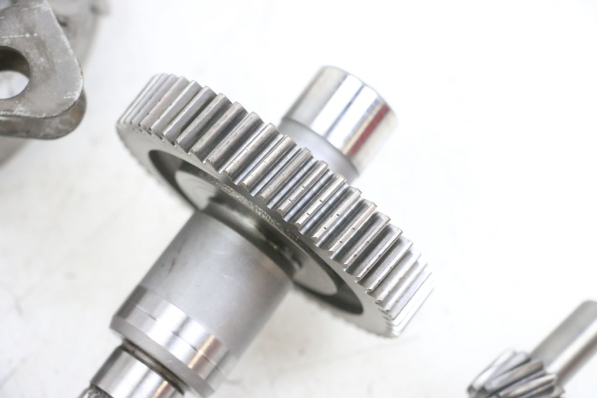 photo de RUEDA TRASERA ENGRANAJES PIAGGIO NEW TYPHOON 50 (2018 - 2021) - Primer plano de alta resolución